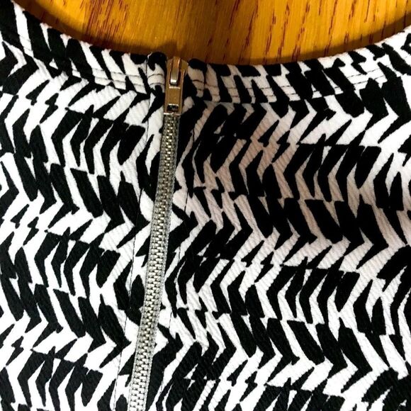 Beautiful LuLaRoe Amelia Dress - Picture 7 of 10